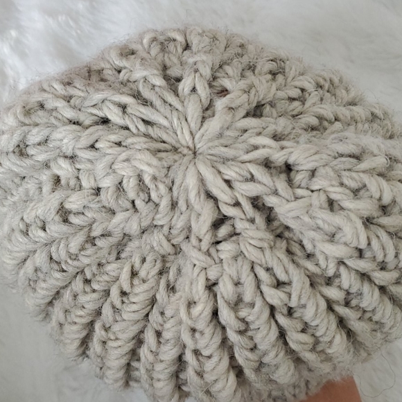 COPY - Cintelli E Galluzzo Wool Beanie - Picture 6 of 6